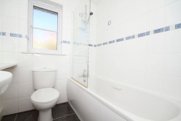 Shower Window Replacement in Biloxi